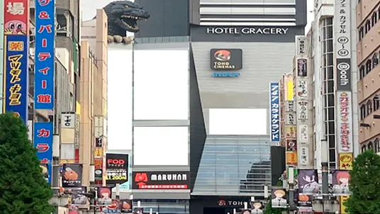 ゴジラヘッド／新宿東宝ビル壁面（OOH）